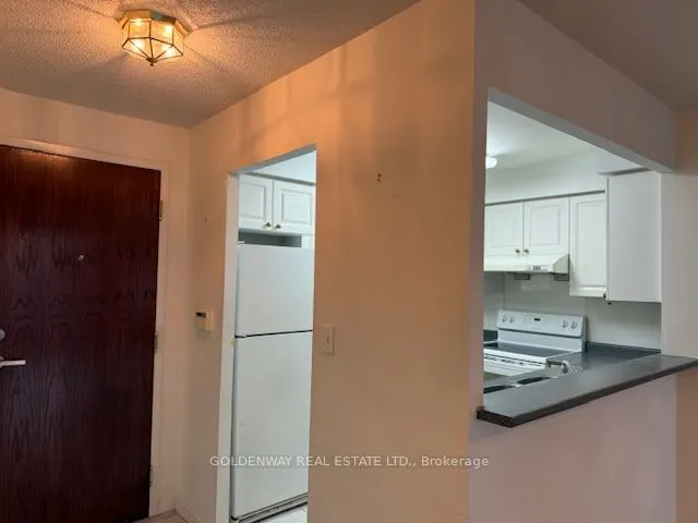 39 Pemberton Avenue #401