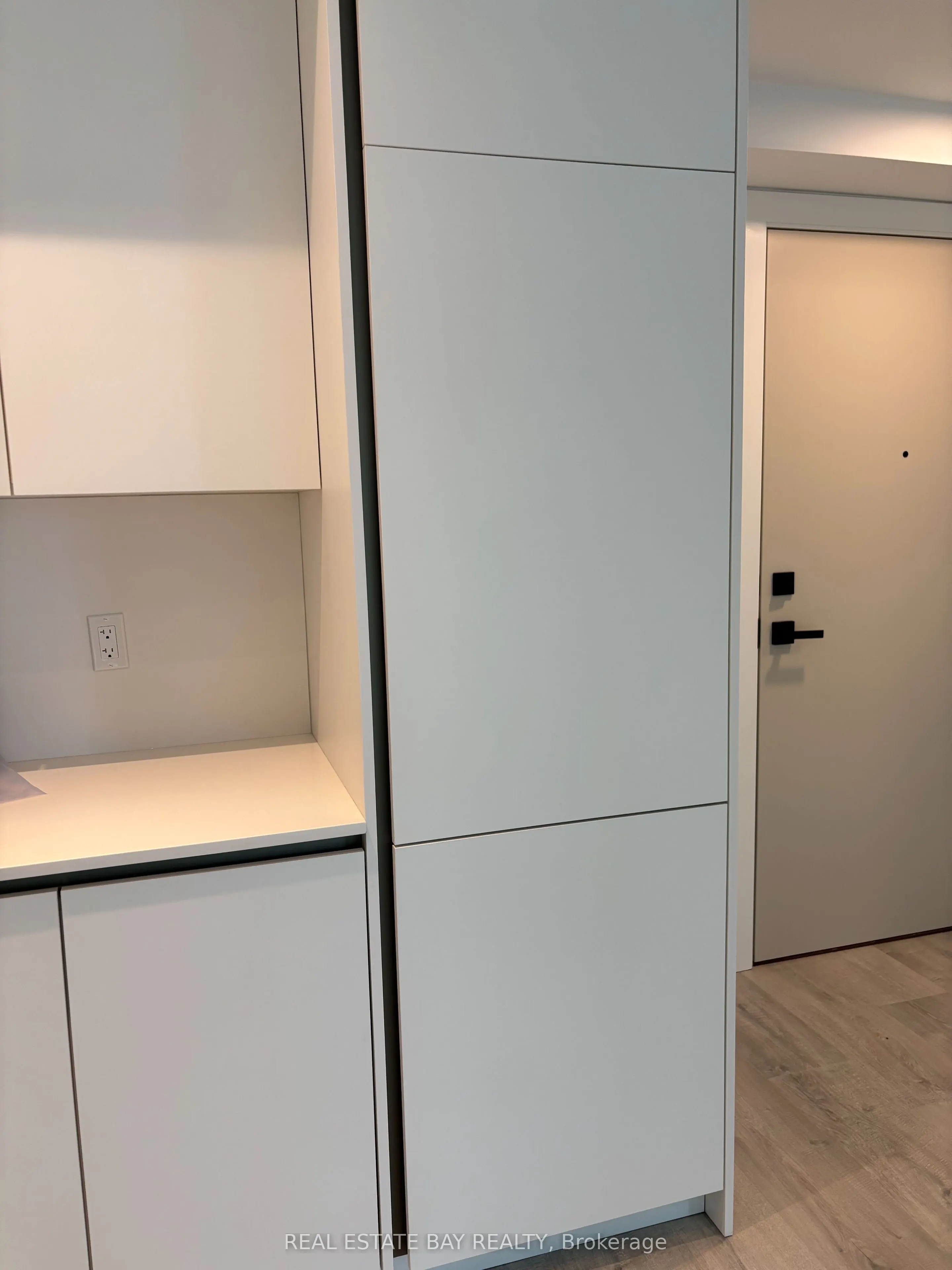 327 King Street W, #4104