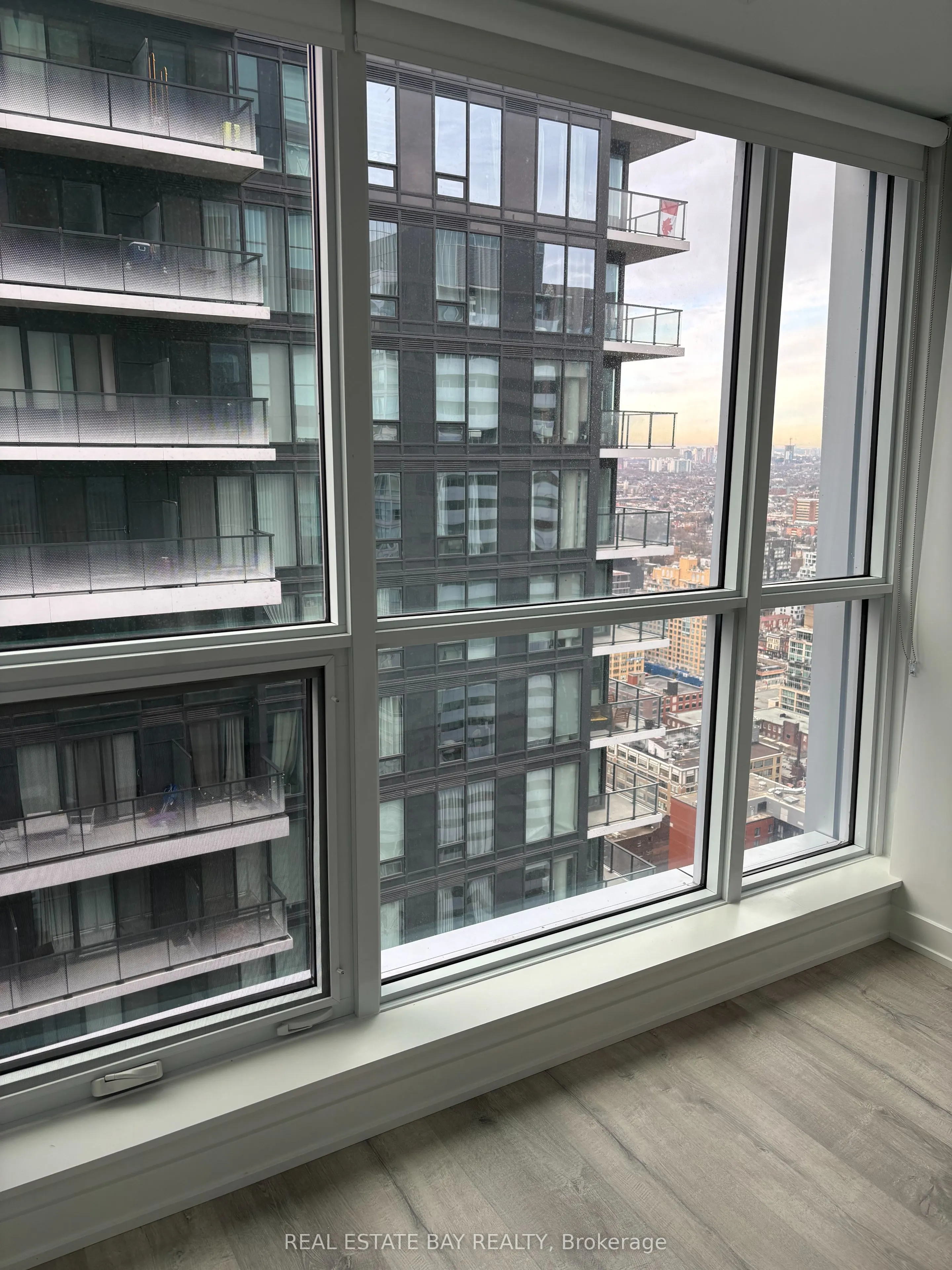 327 King Street W, #4104