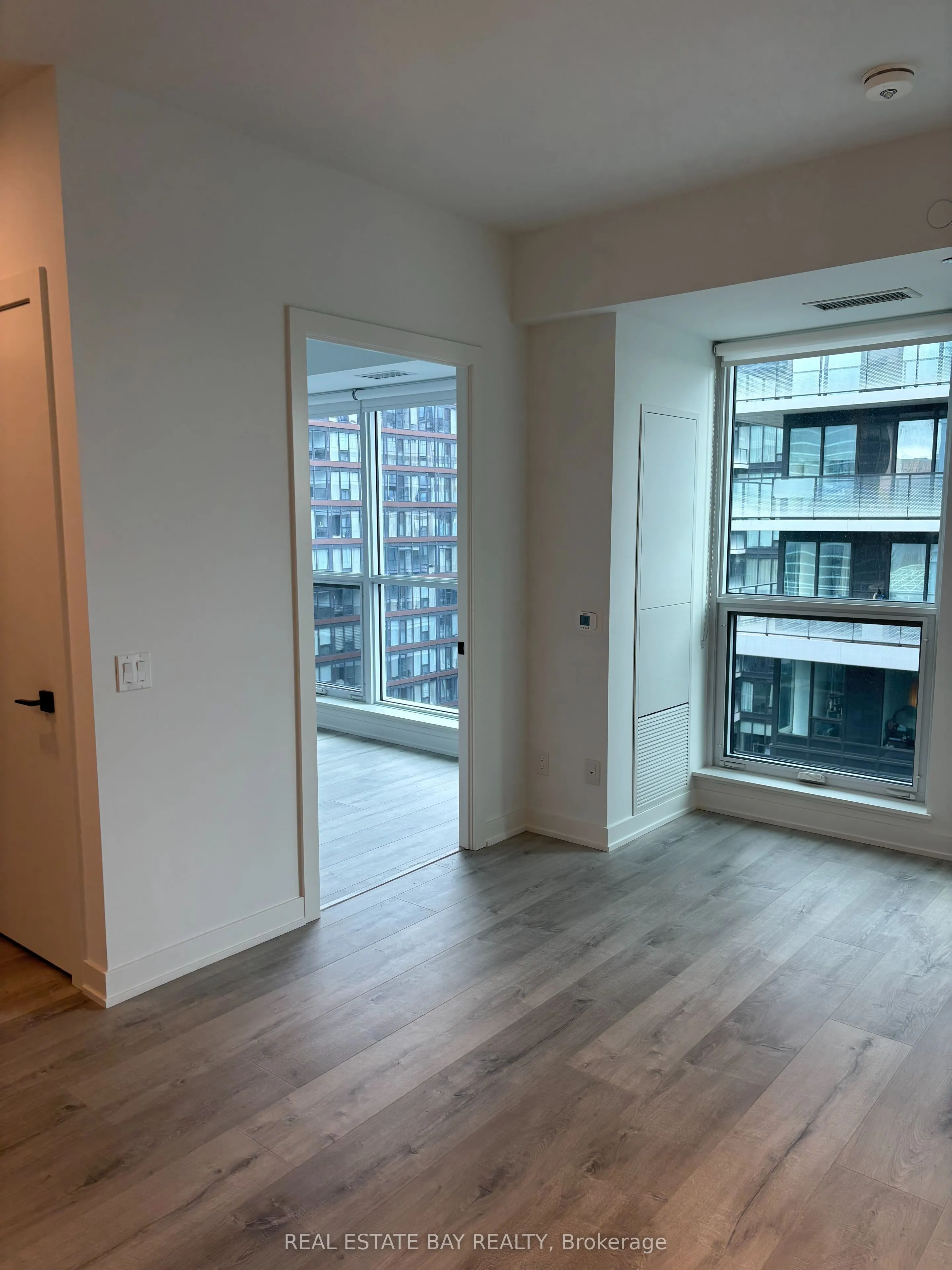 327 King Street W, #4104