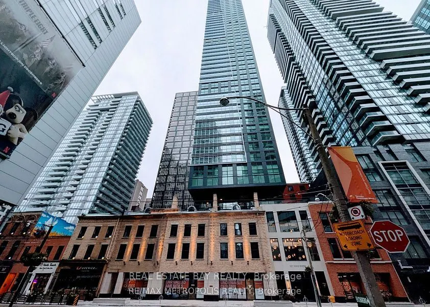 327 King Street W, #4104