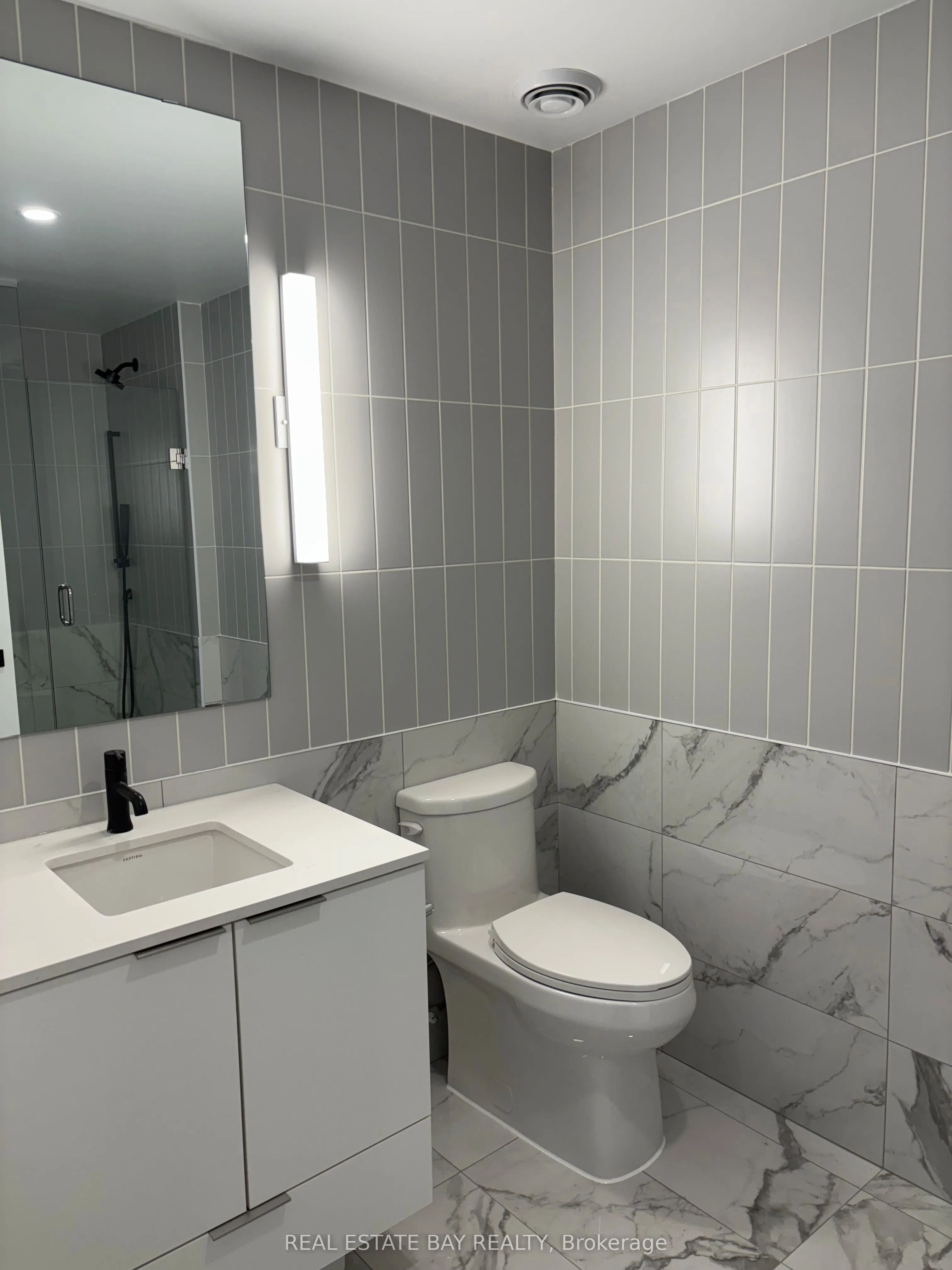 327 King Street W, #4104