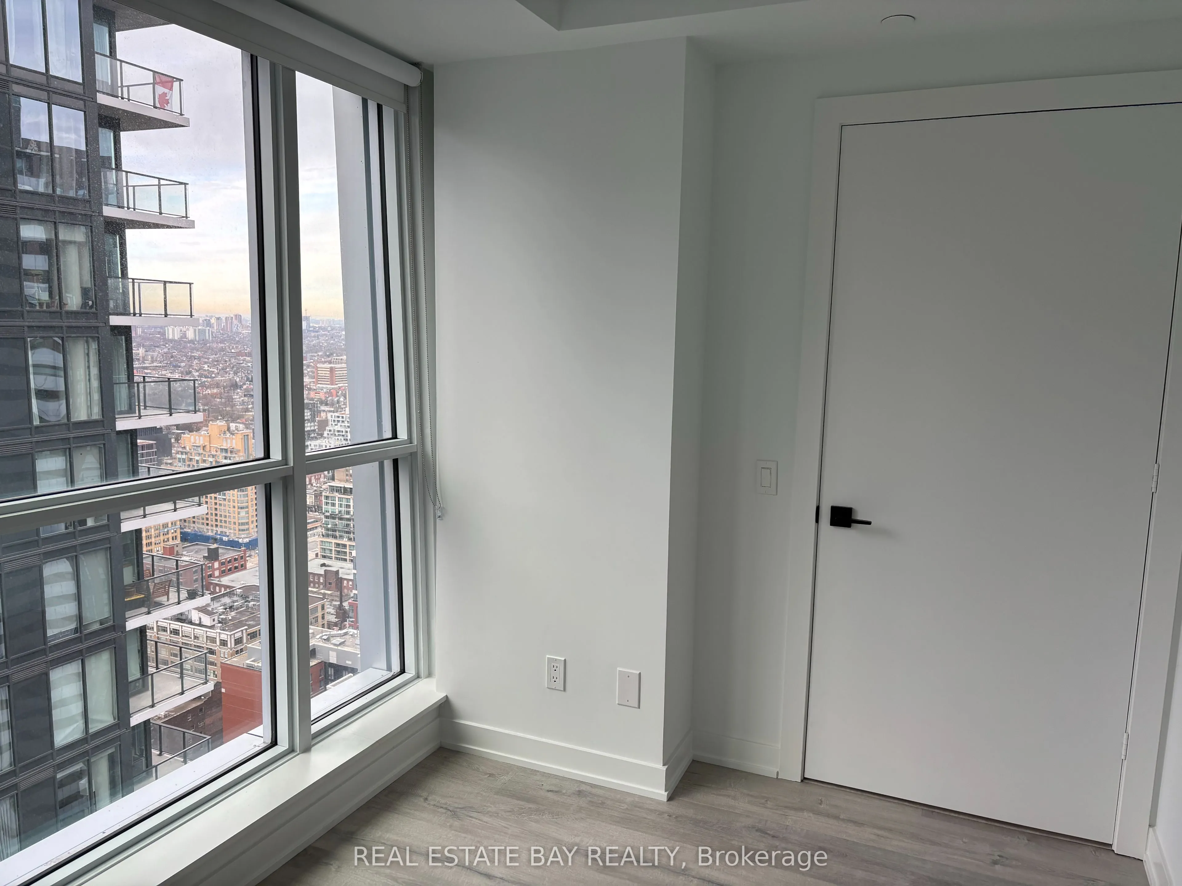 327 King Street W, #4104