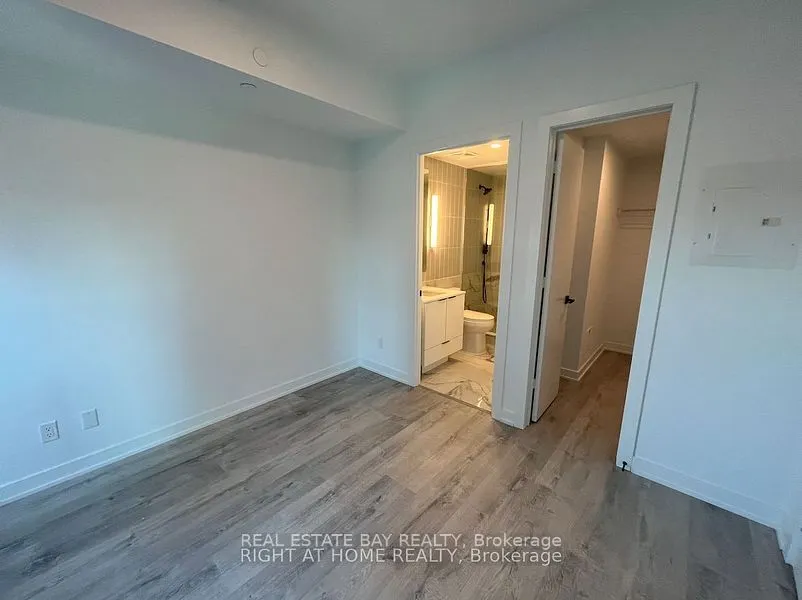 327 King Street W, #4104
