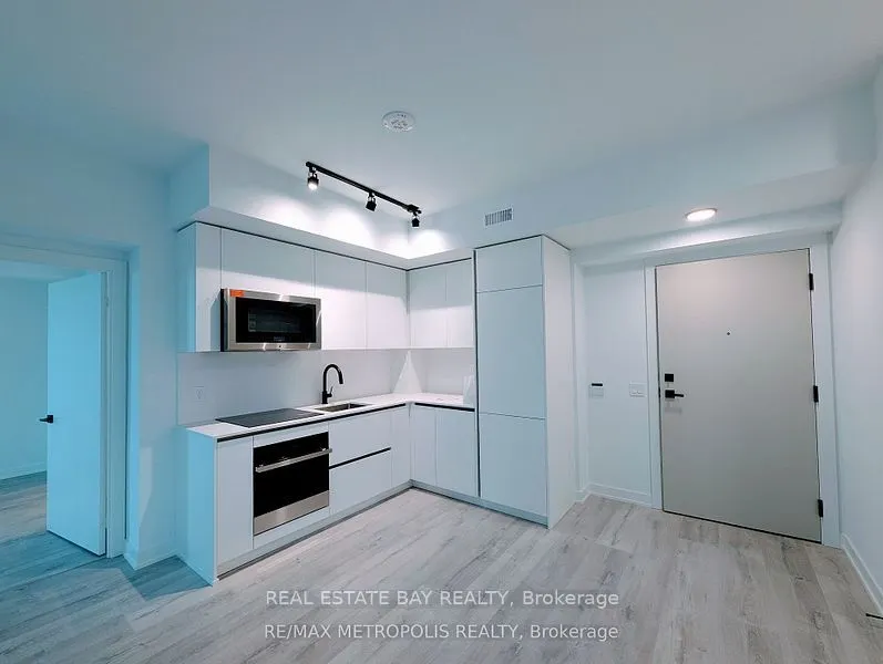 327 King Street W, #4104