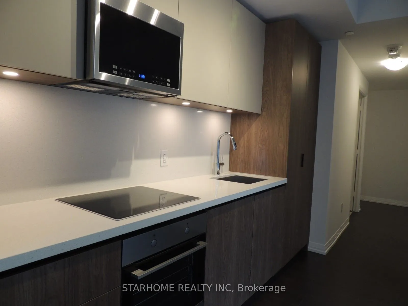 8 Widmer Street, #809