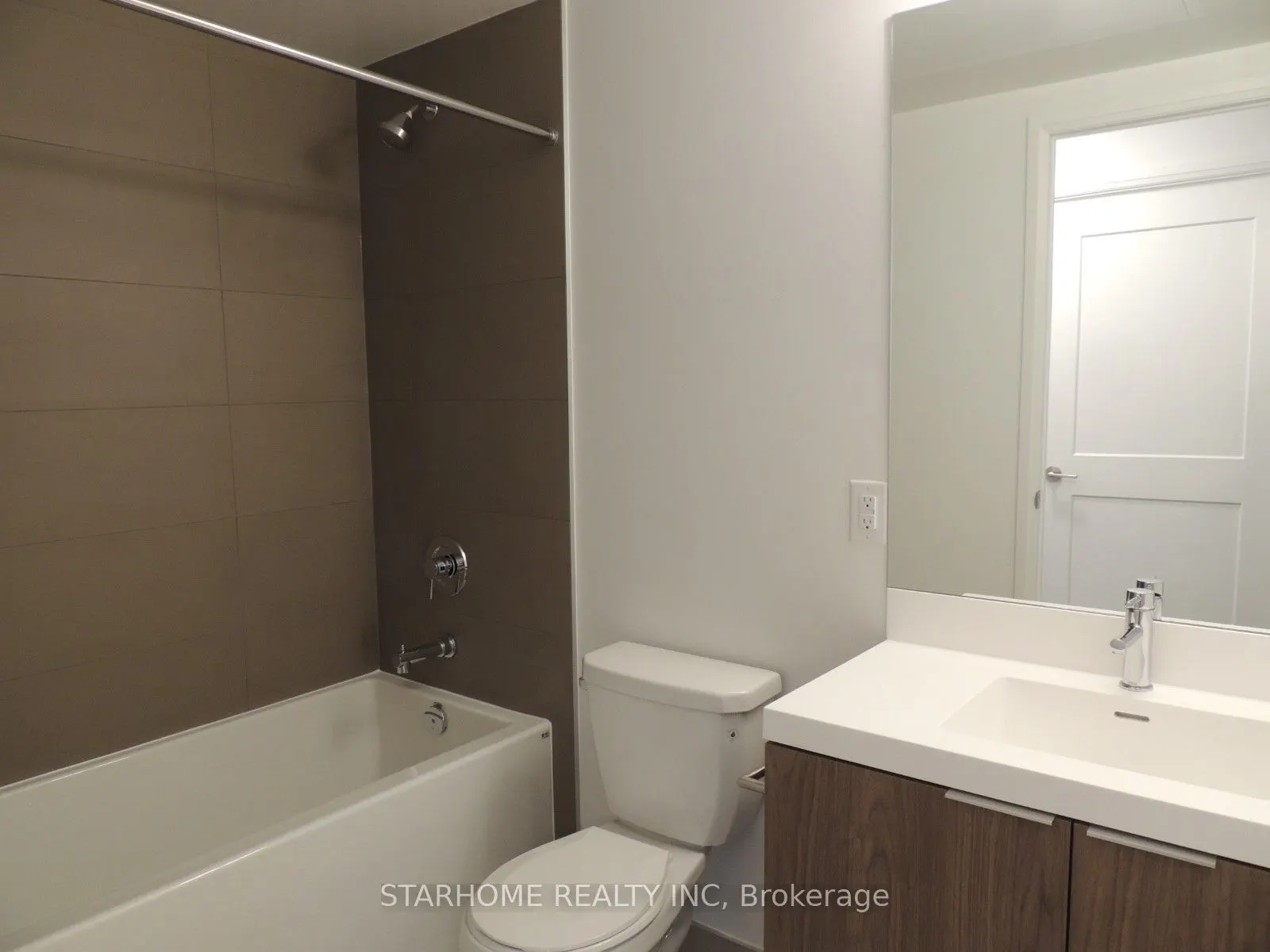8 Widmer Street, #809
