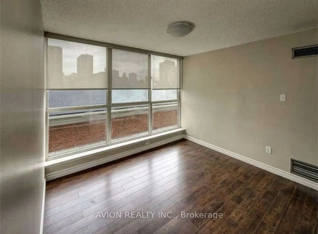 1055 Bay Street, #402