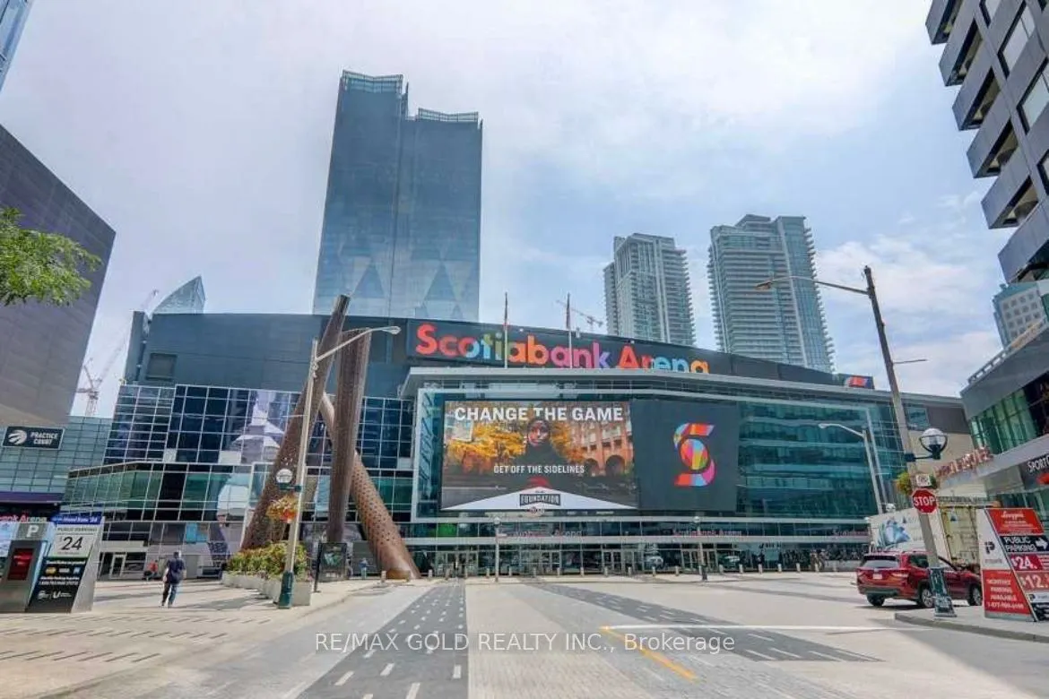 55 Bremner Boulevard #2811