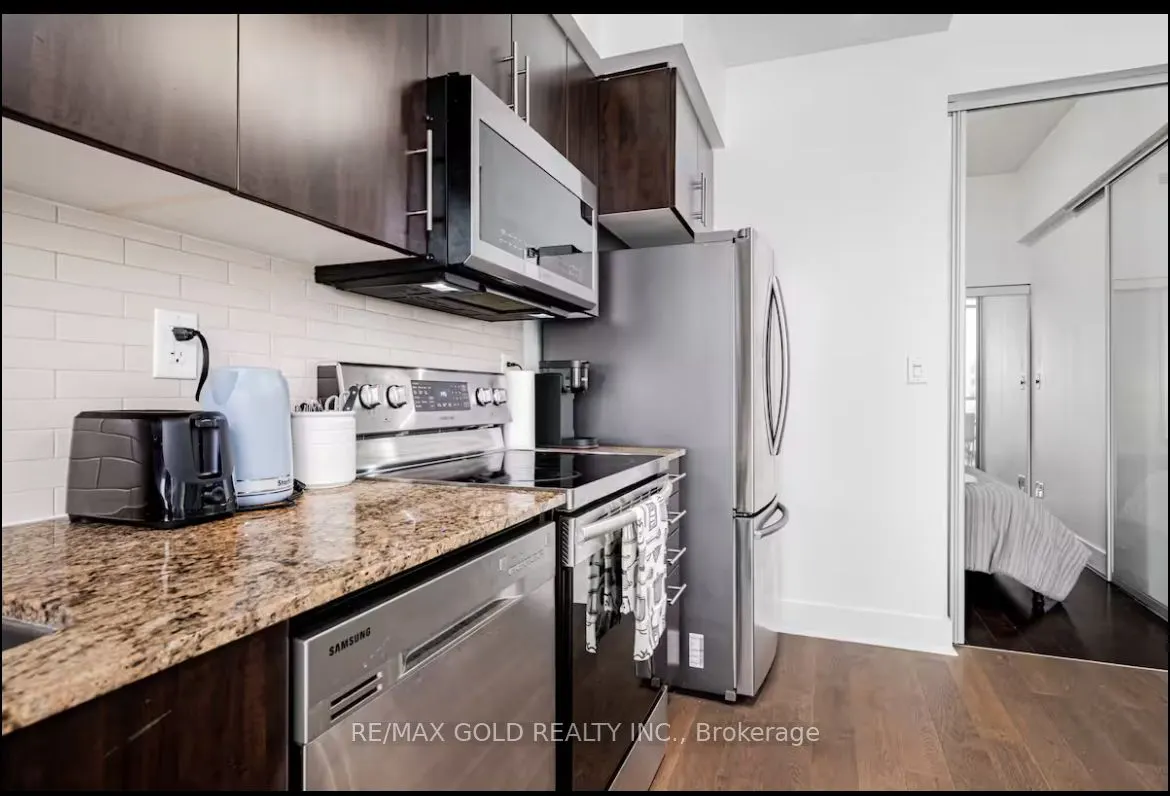 55 Bremner Boulevard #2811