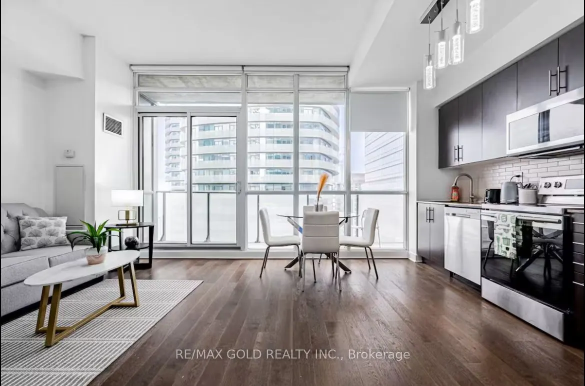 55 Bremner Boulevard #2811