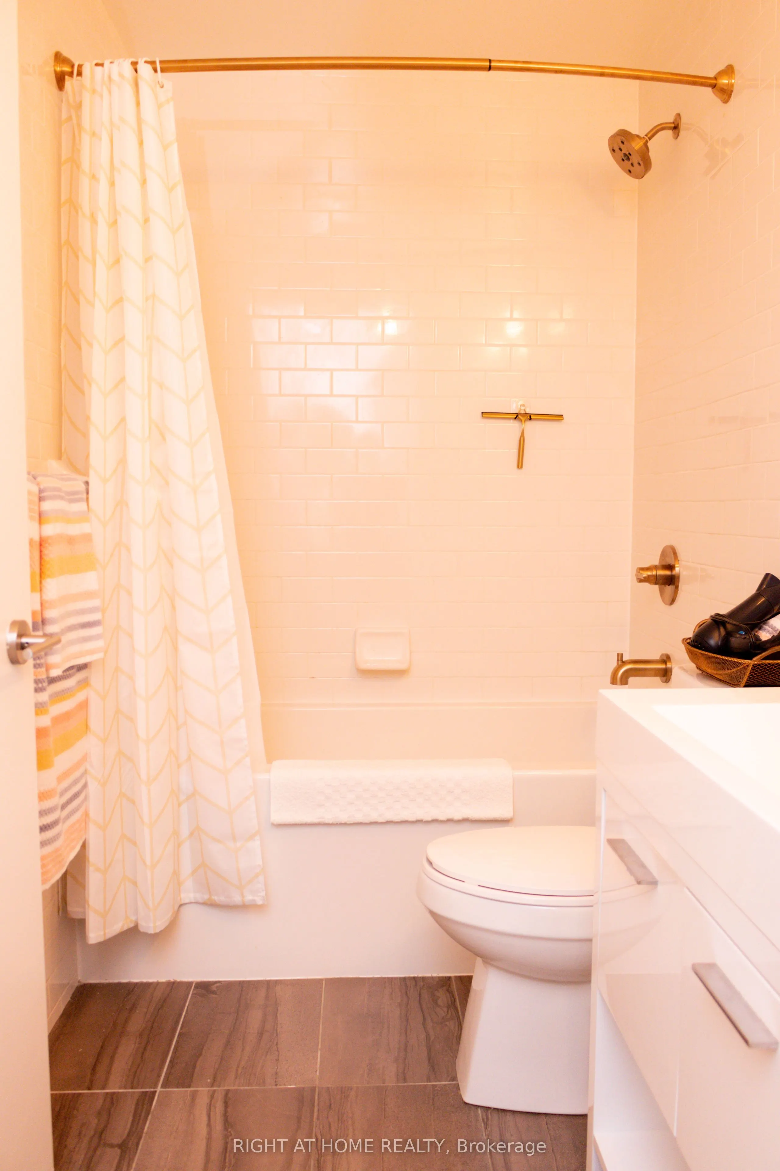 106 Dovercourt Road #515