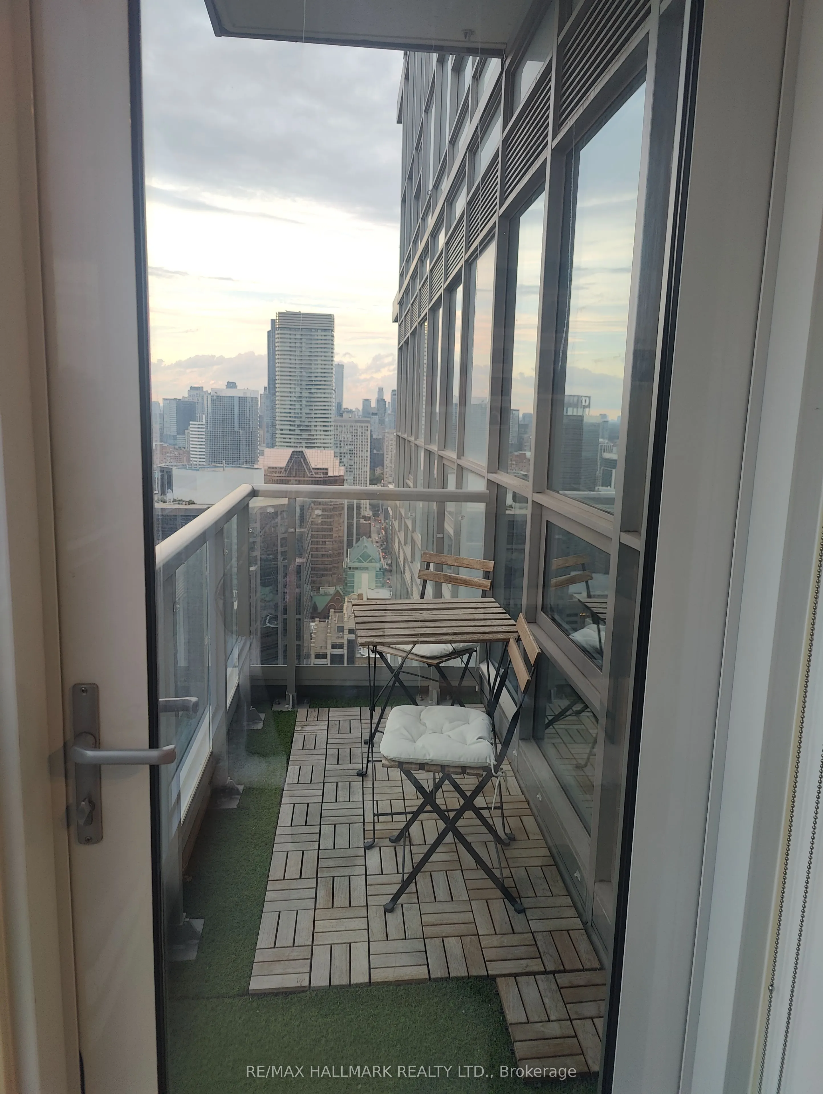 88 Scott Street, #4501