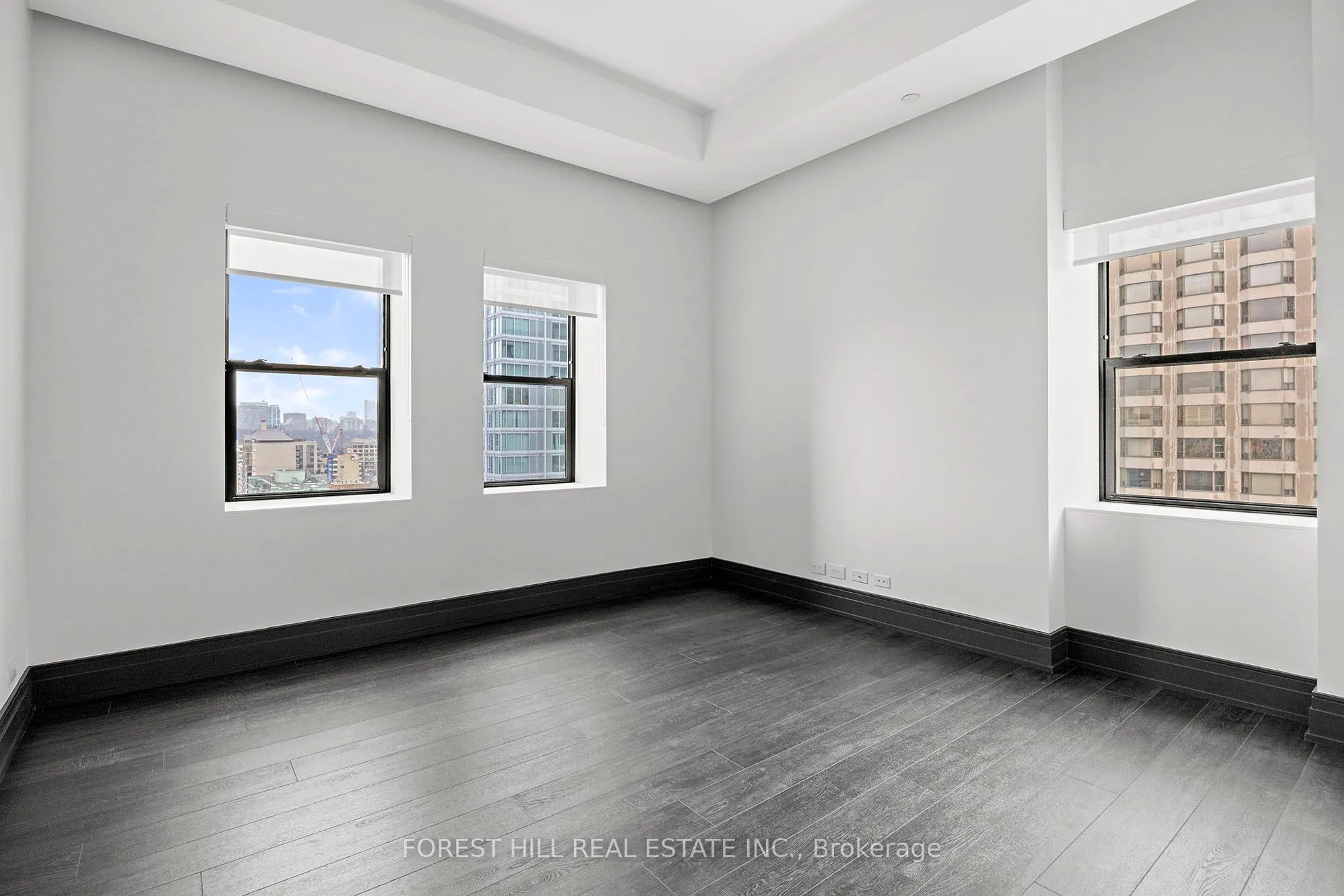 2 Avenue Rd #601