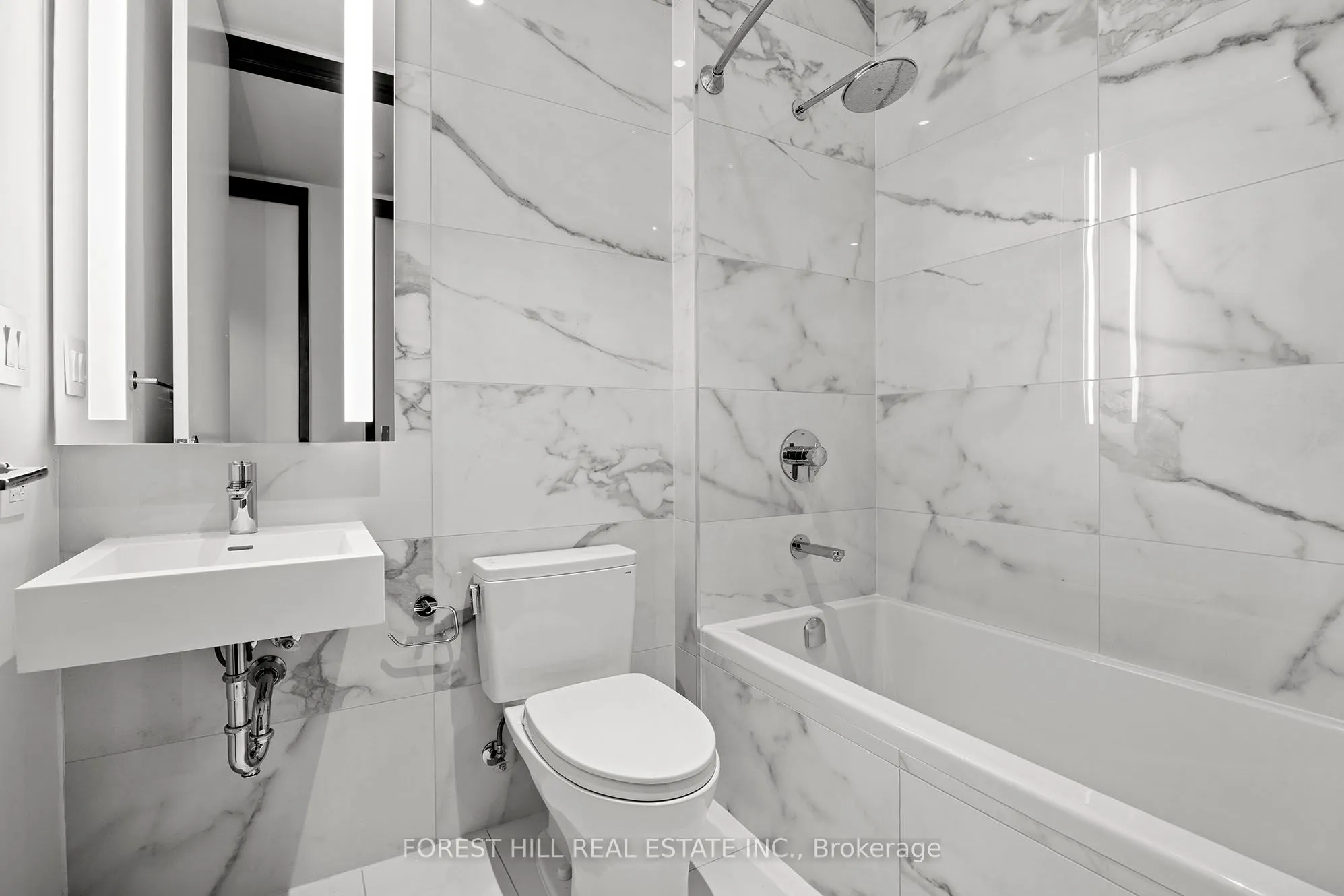 2 Avenue Rd #601