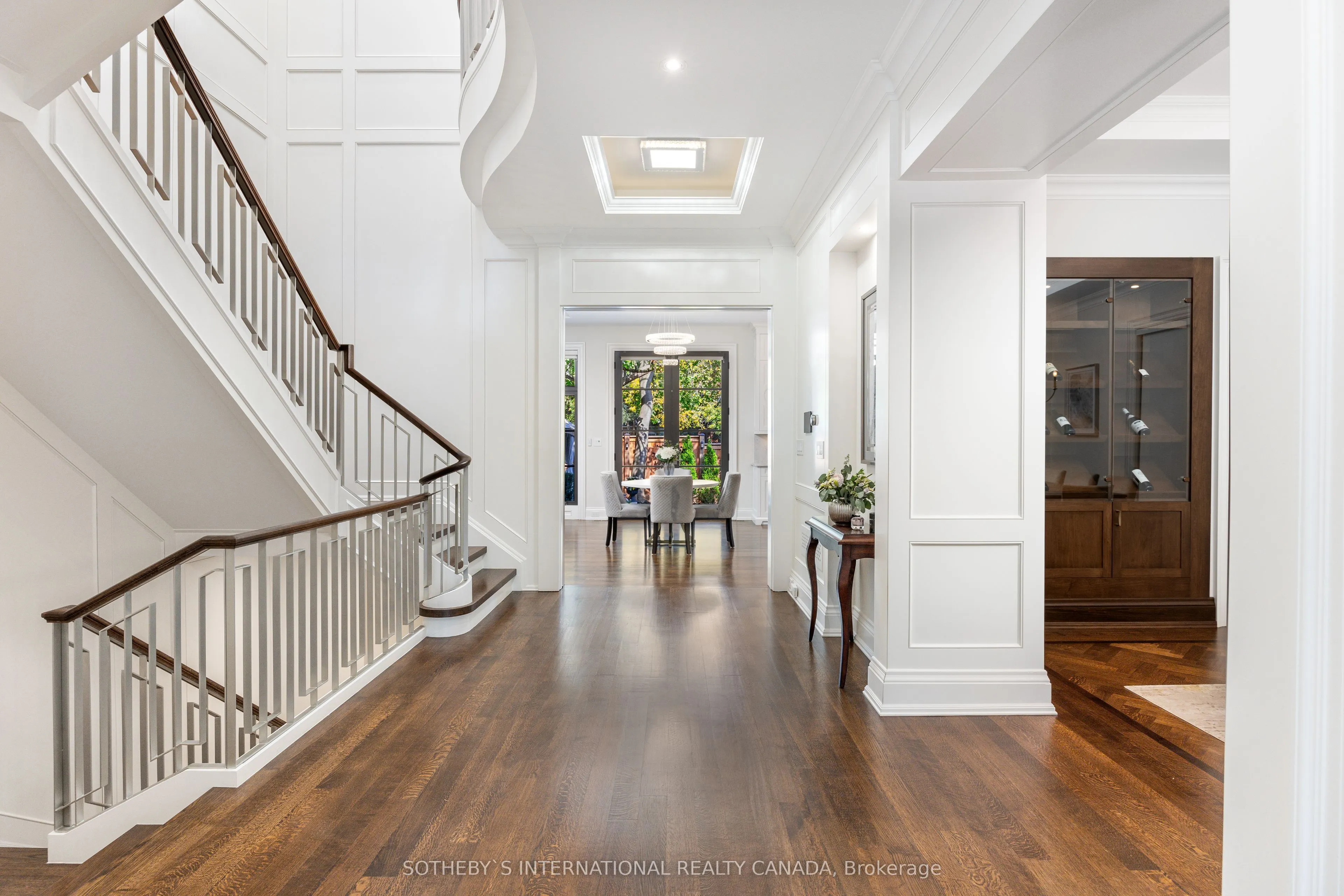 22 Hillhurst Boulevard