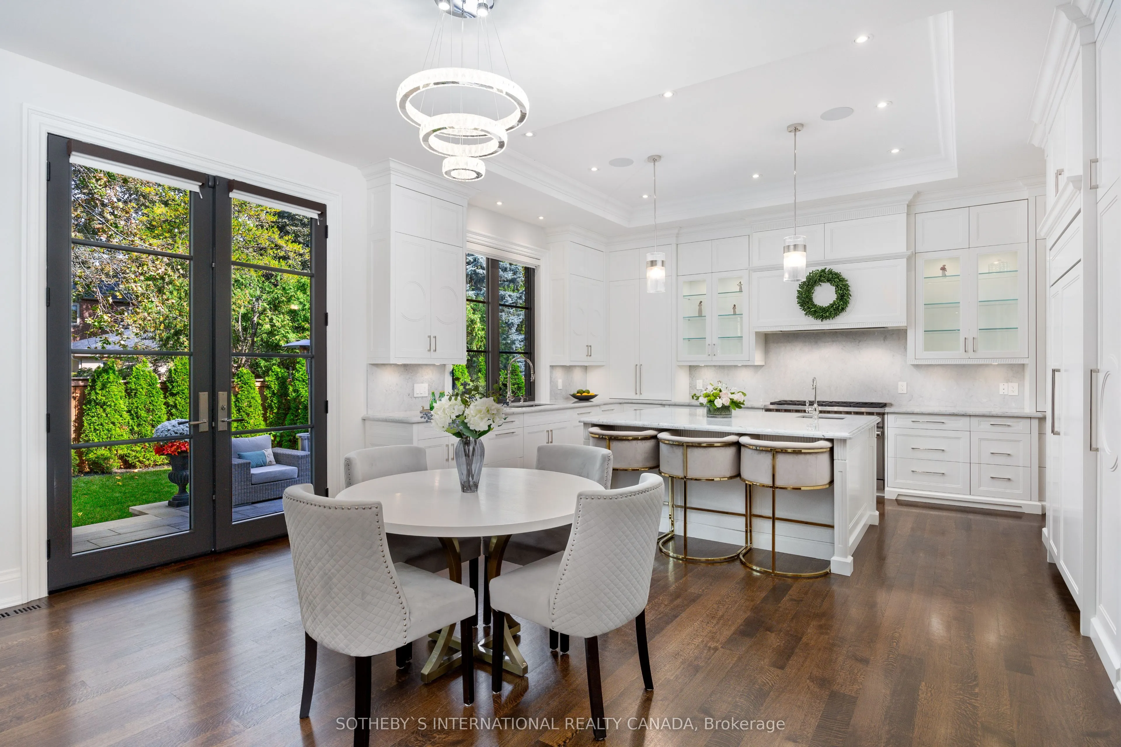22 Hillhurst Boulevard