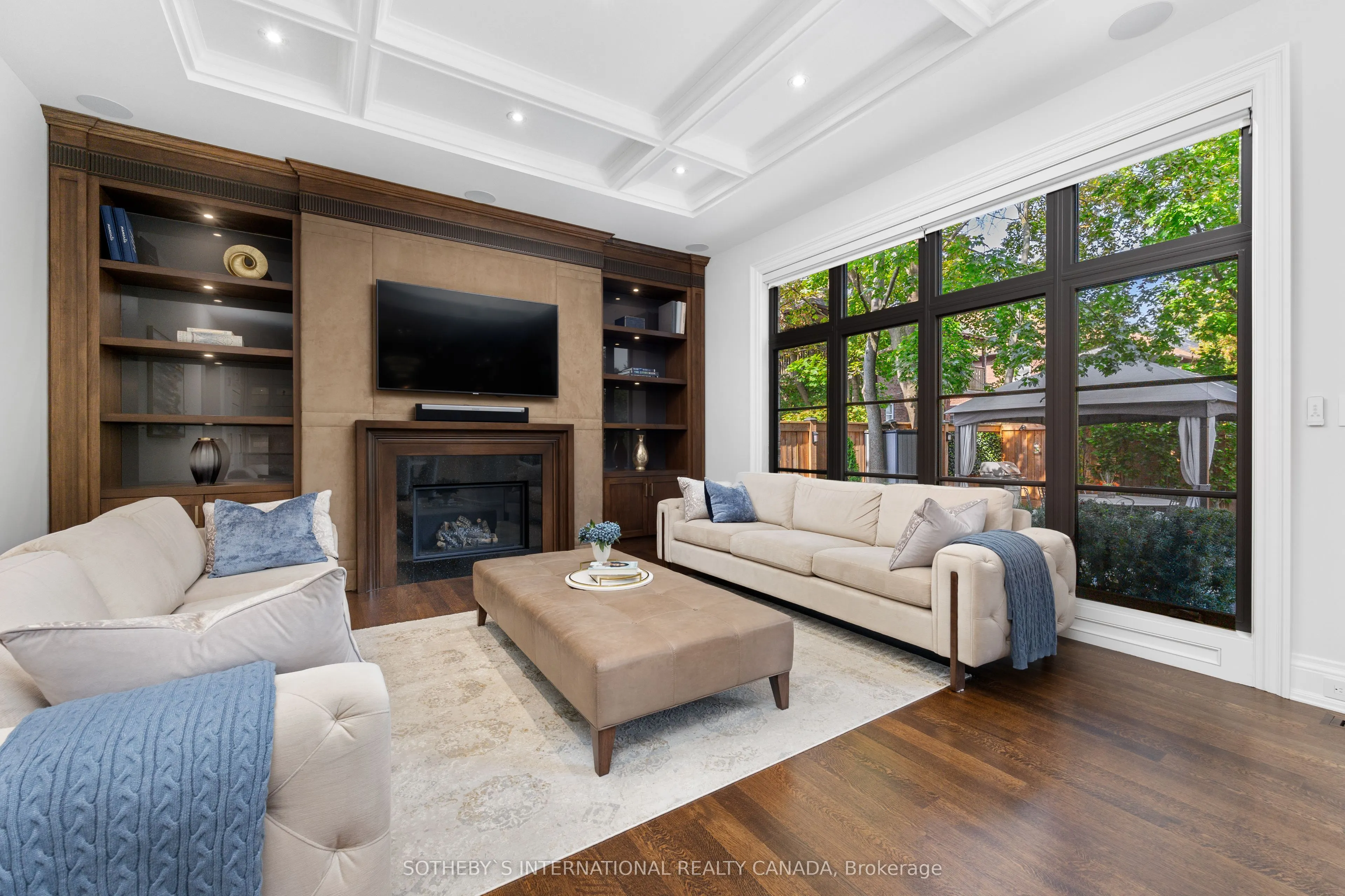 22 Hillhurst Boulevard