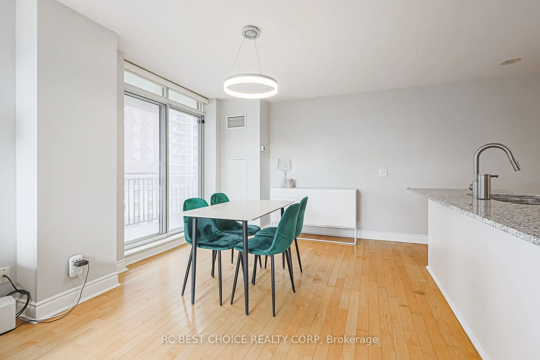 1103 Leslie Street, #504