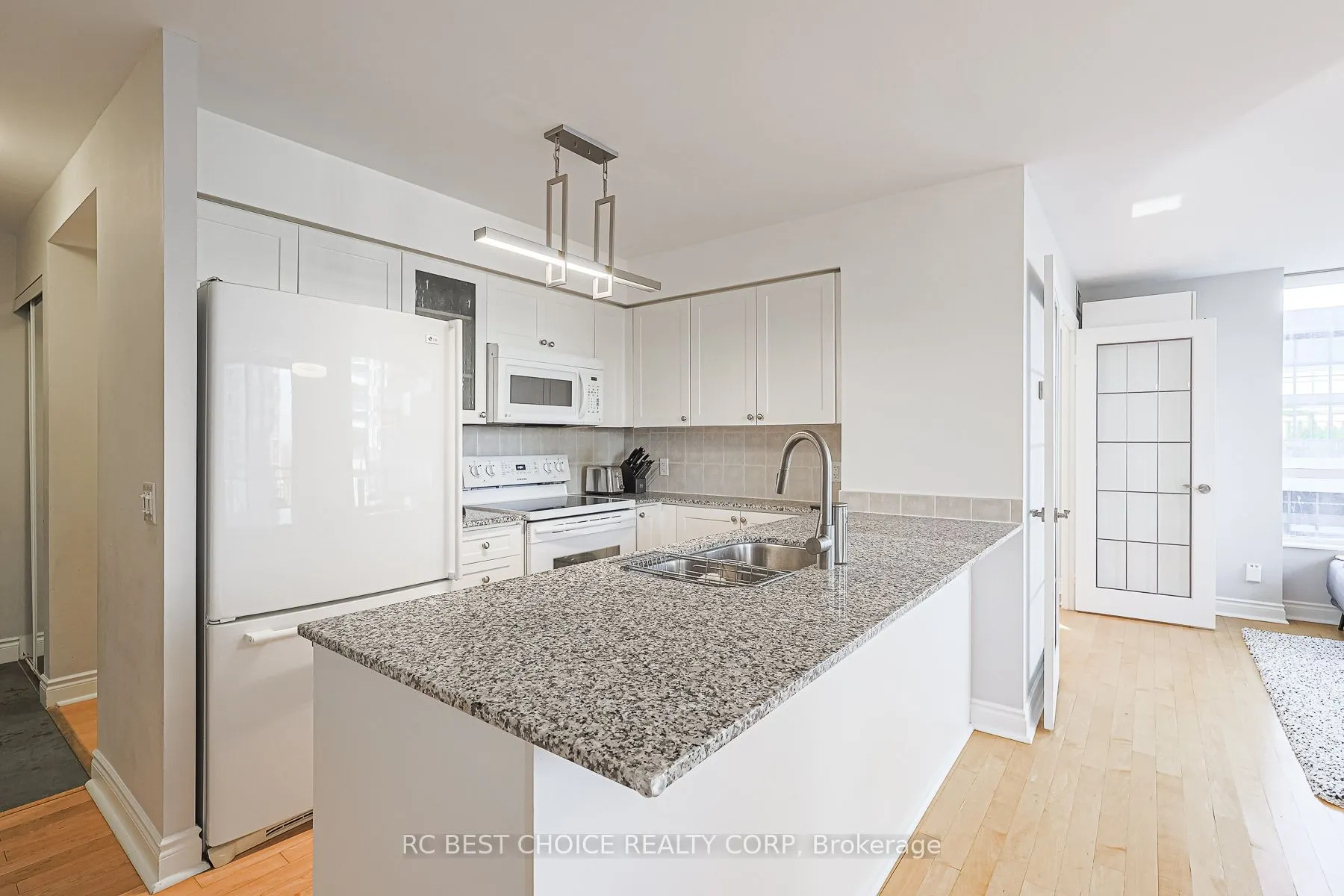 1103 Leslie Street, #504