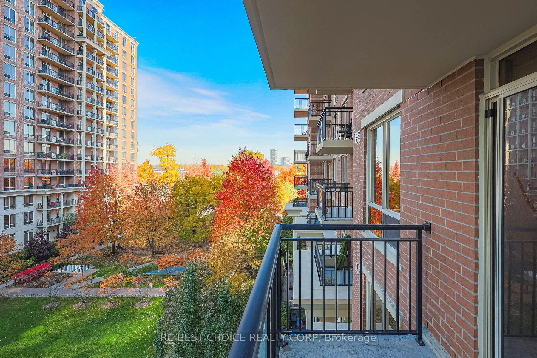 1103 Leslie Street, #504