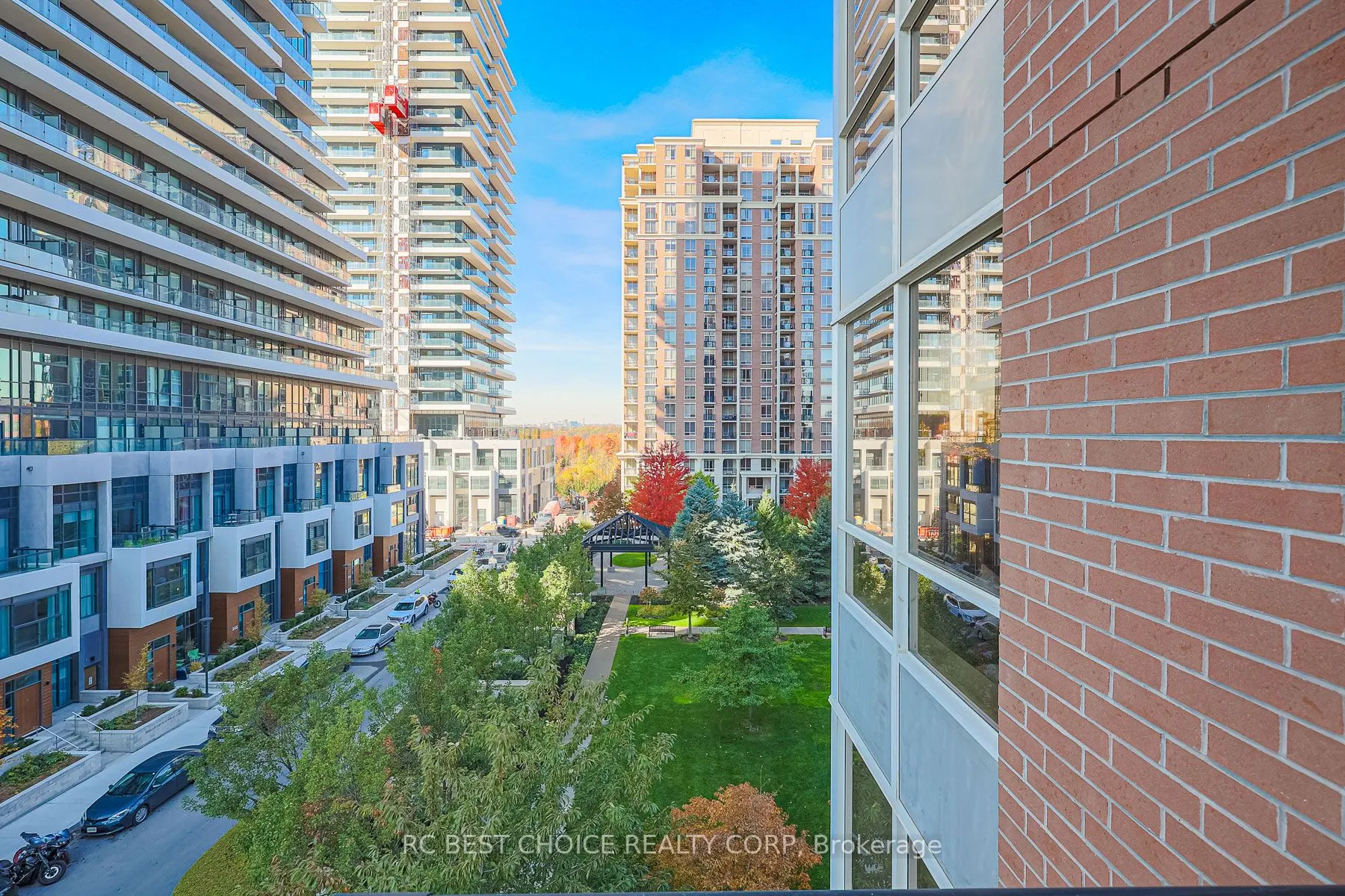 1103 Leslie Street, #504