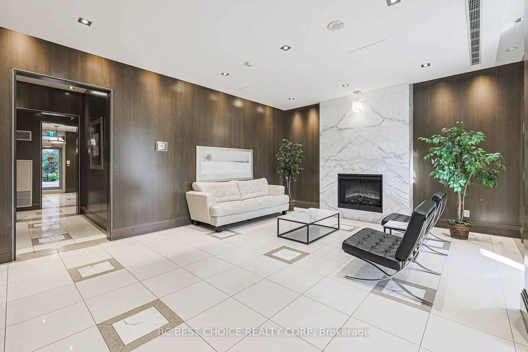 1103 Leslie Street, #504