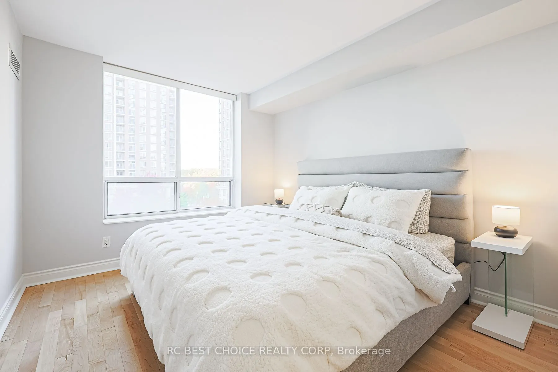 1103 Leslie Street, #504