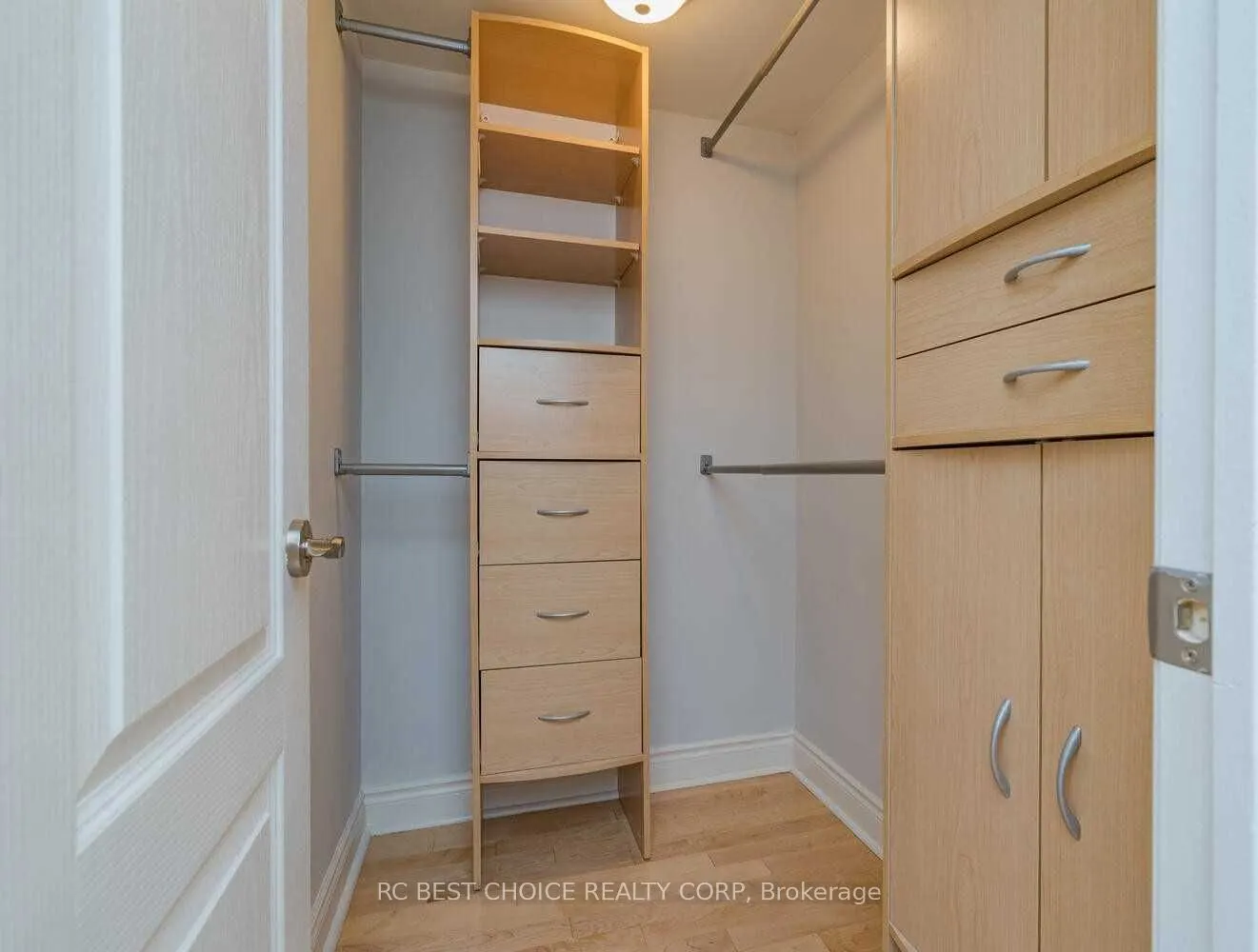 1103 Leslie Street, #504