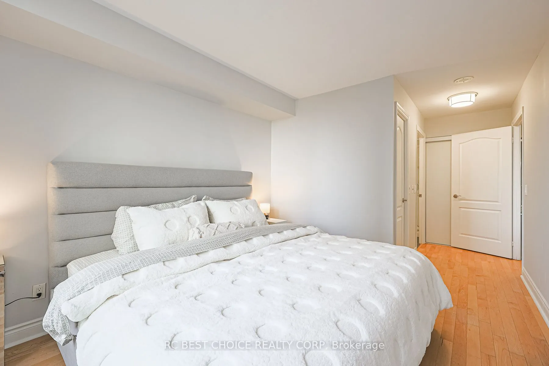 1103 Leslie Street, #504