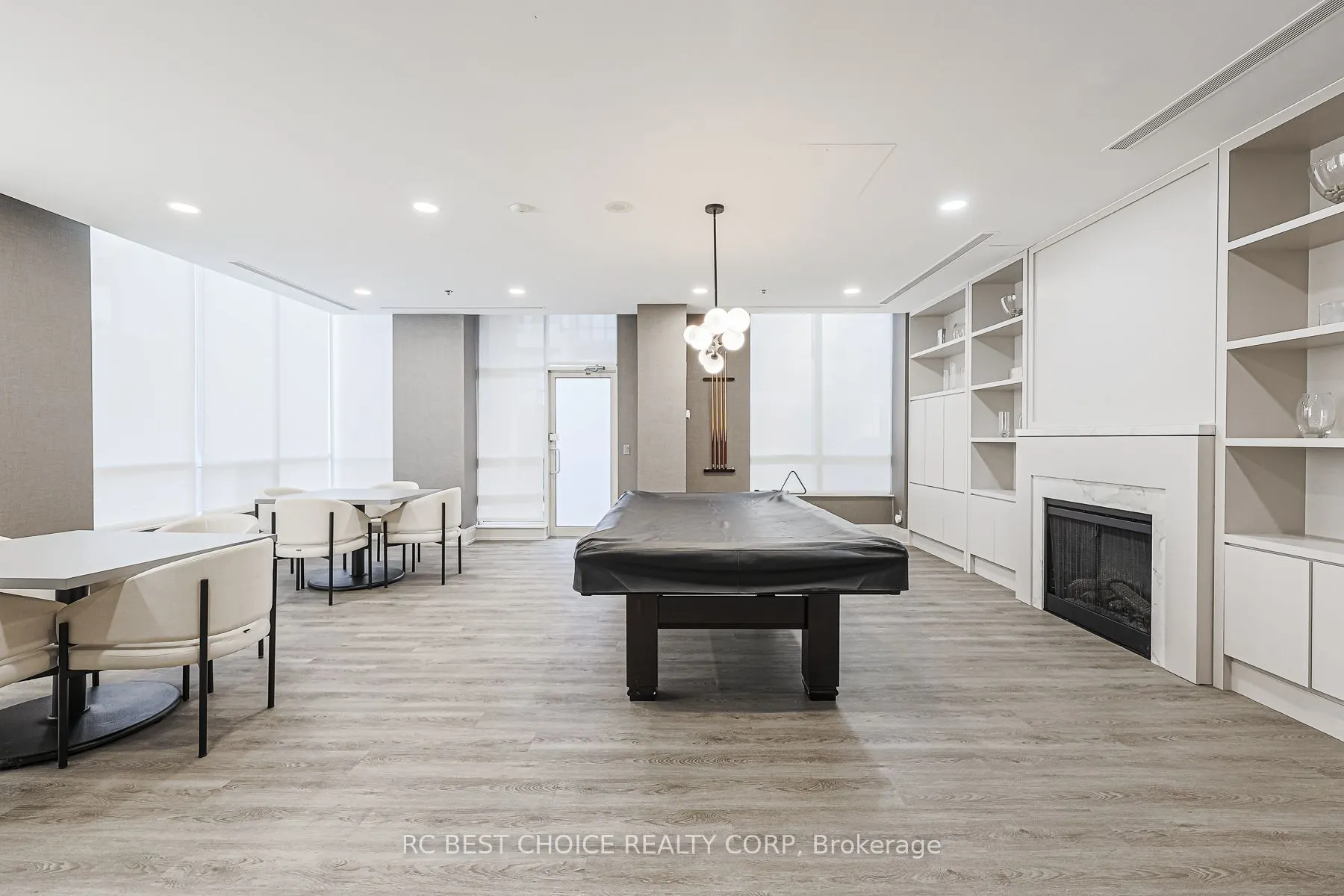 1103 Leslie Street, #504