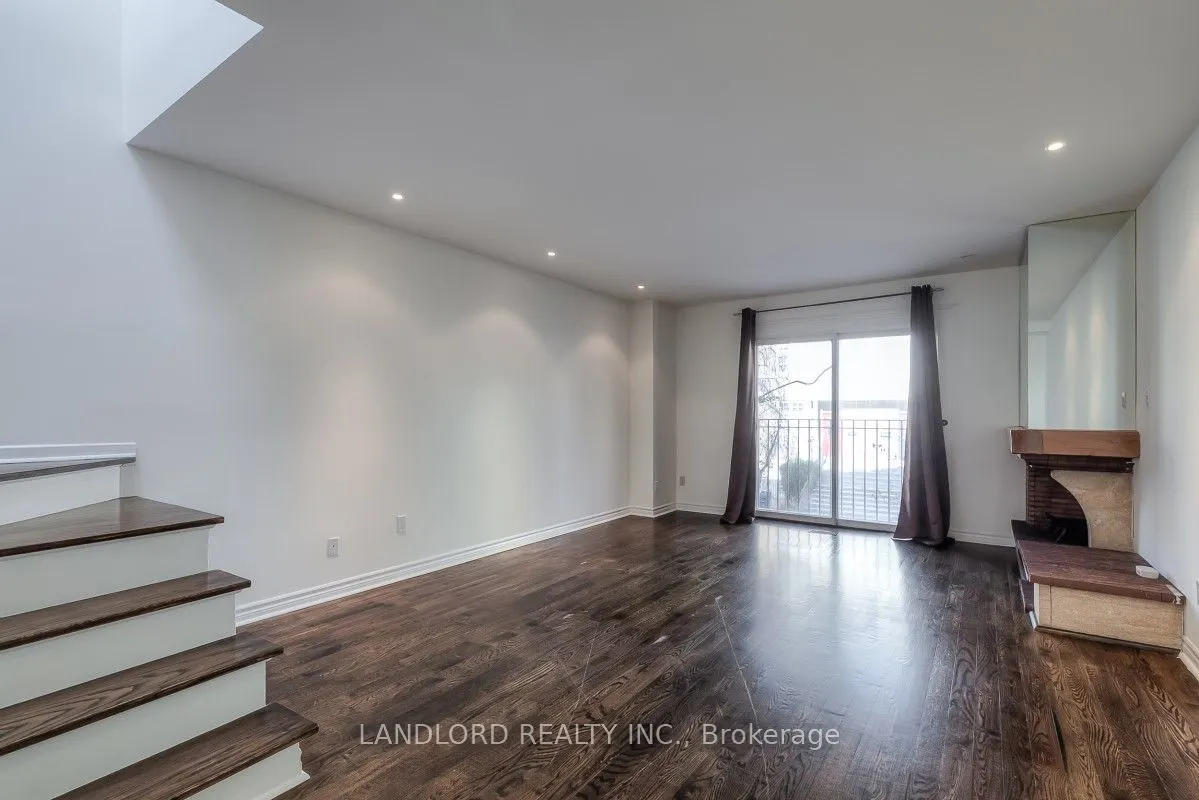 113 Earl Place