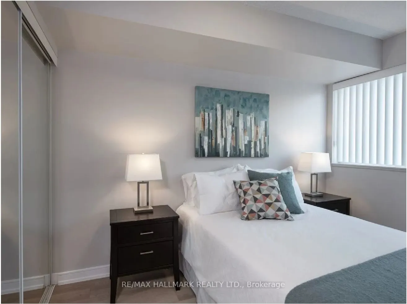 570 Bay Street, #2111