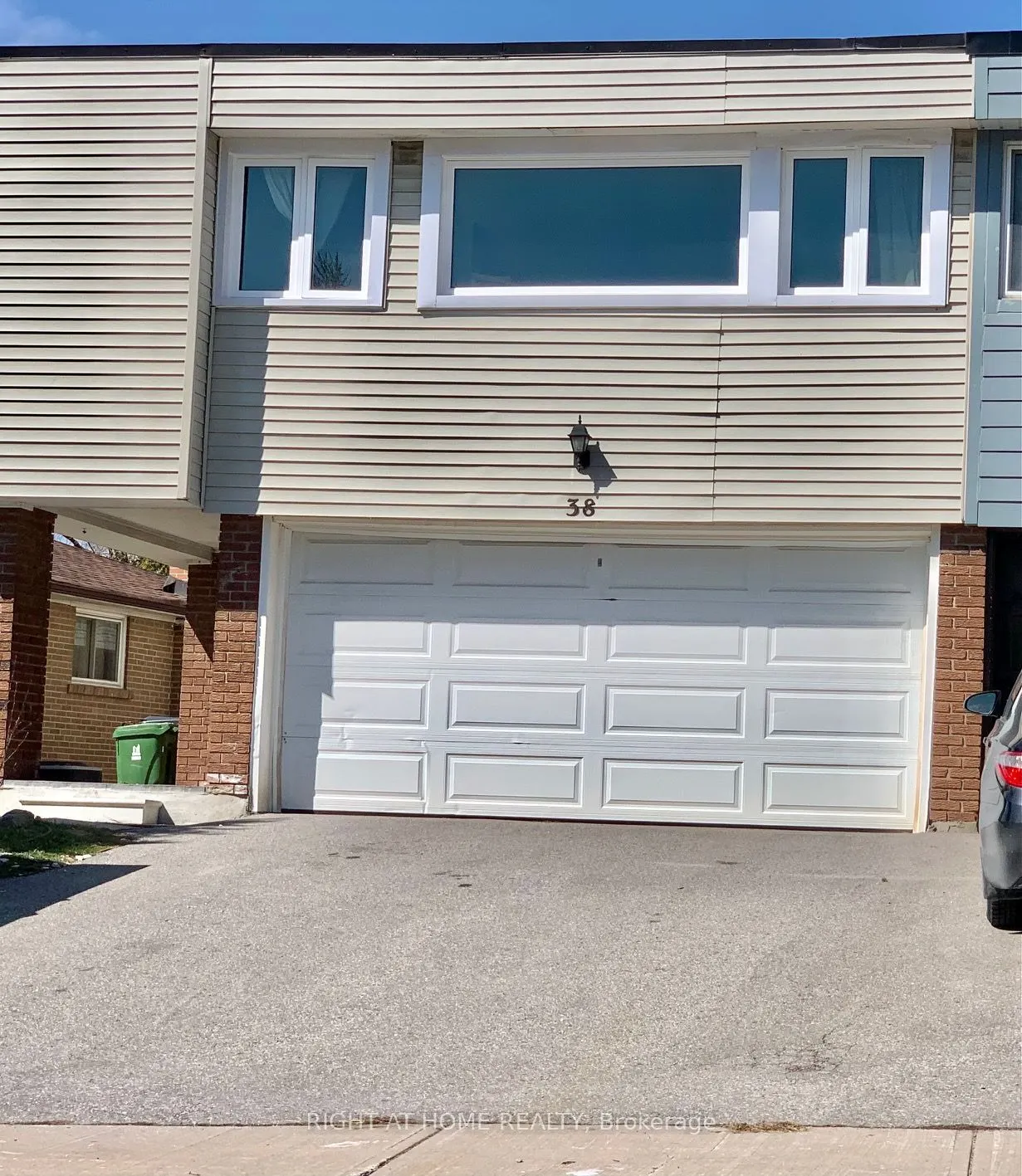 38 Lynch Road, #Main