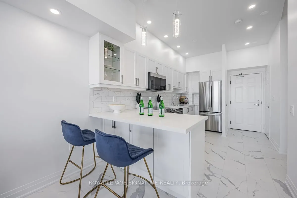 284 Bloor Street W, #1005