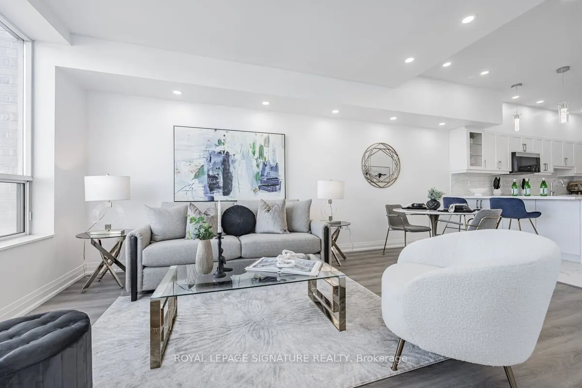284 Bloor Street W, #1005