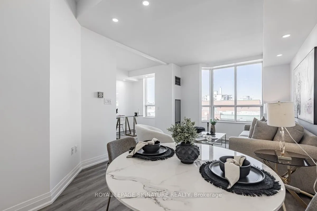 284 Bloor Street W, #1005