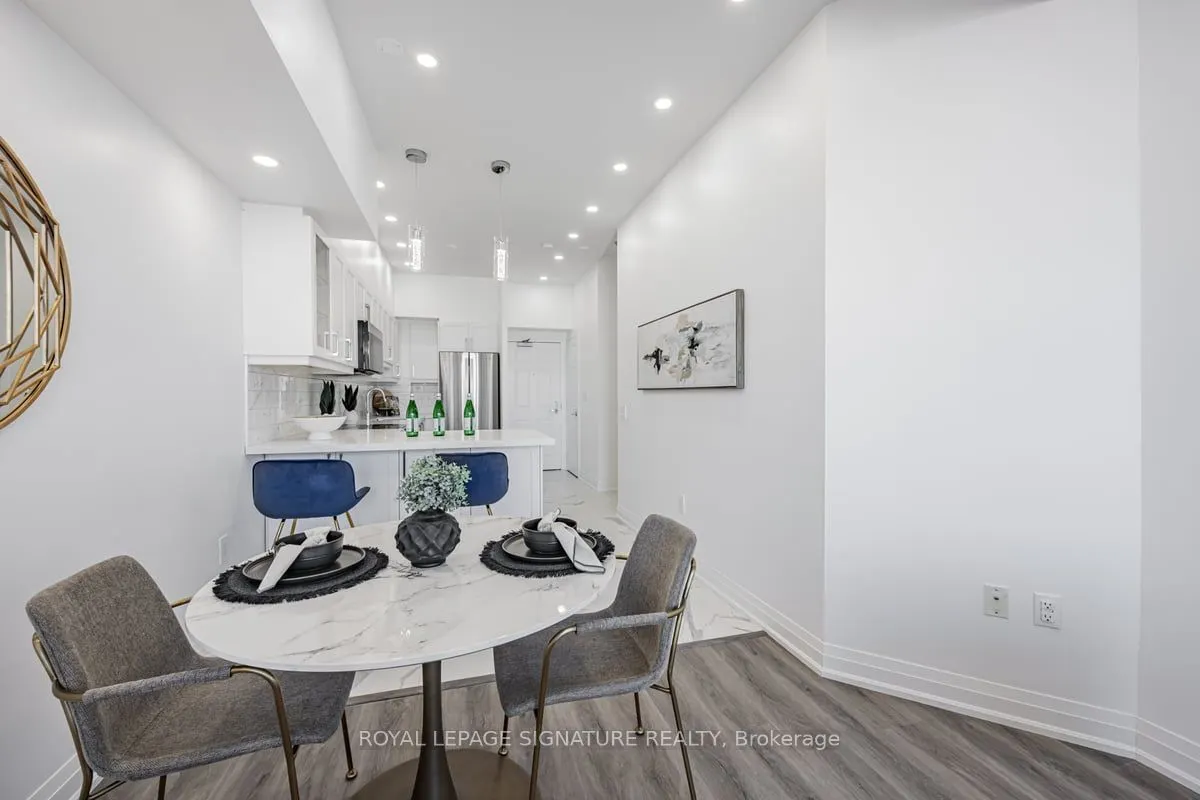 284 Bloor Street W, #1005