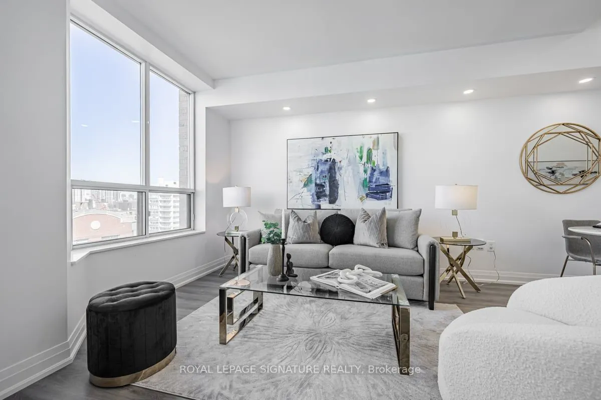 284 Bloor Street W, #1005