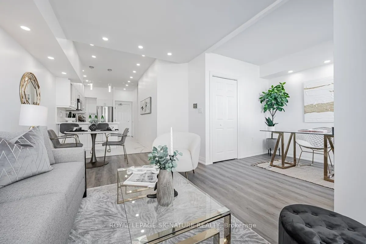 284 Bloor Street W, #1005