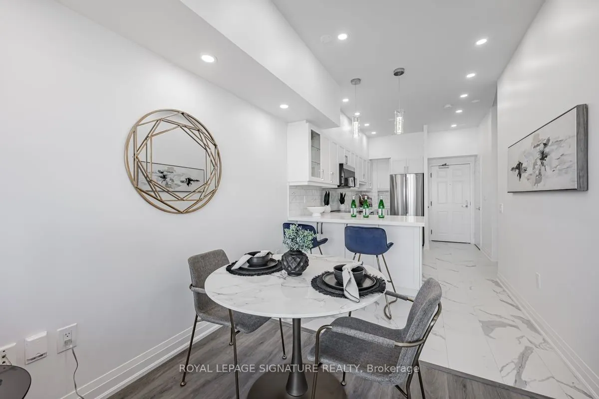 284 Bloor Street W, #1005