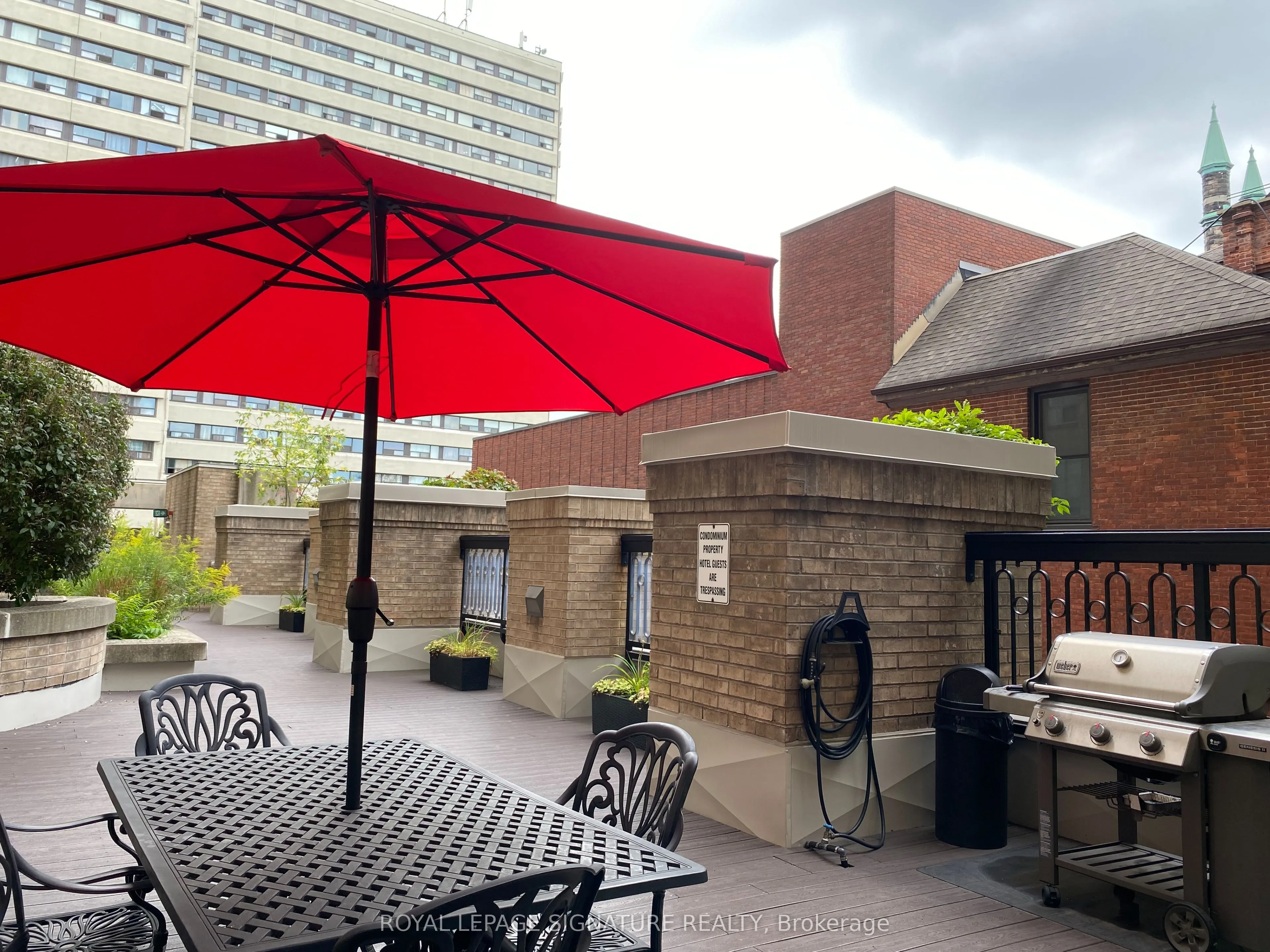 284 Bloor Street W, #1005