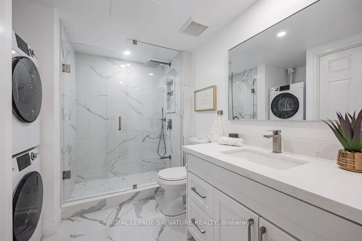 284 Bloor Street W, #1005