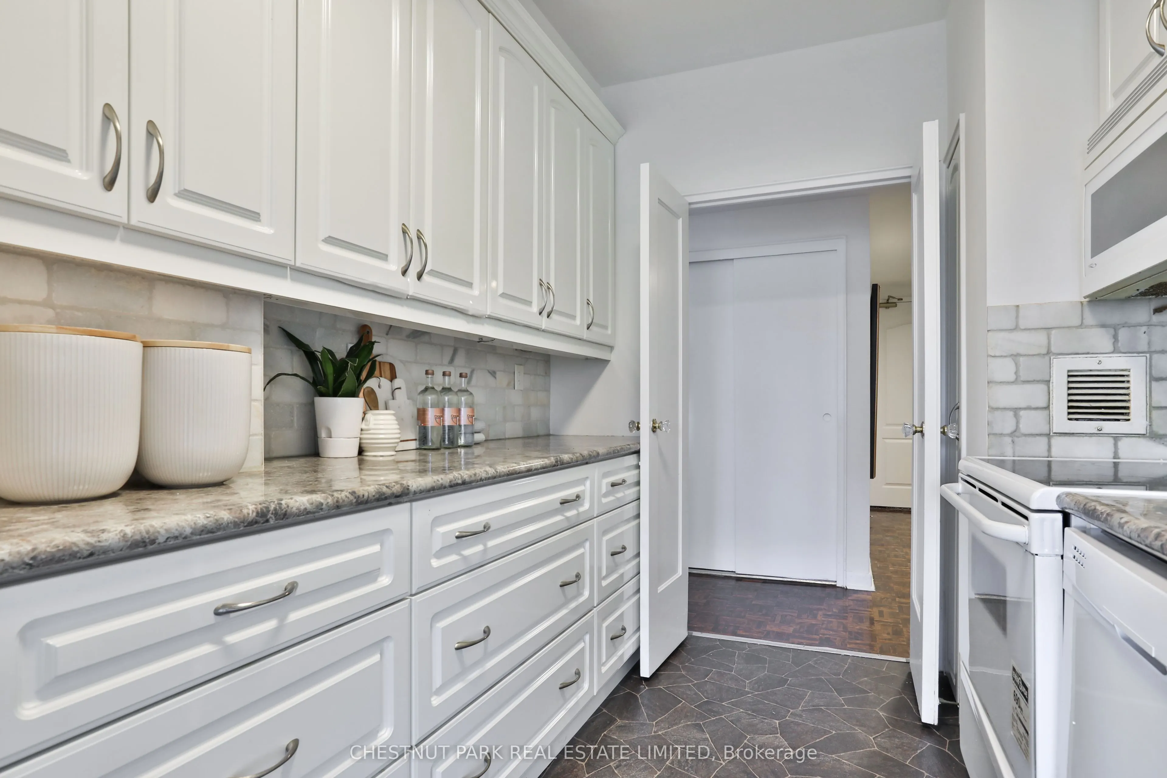 21 Dale Avenue #845