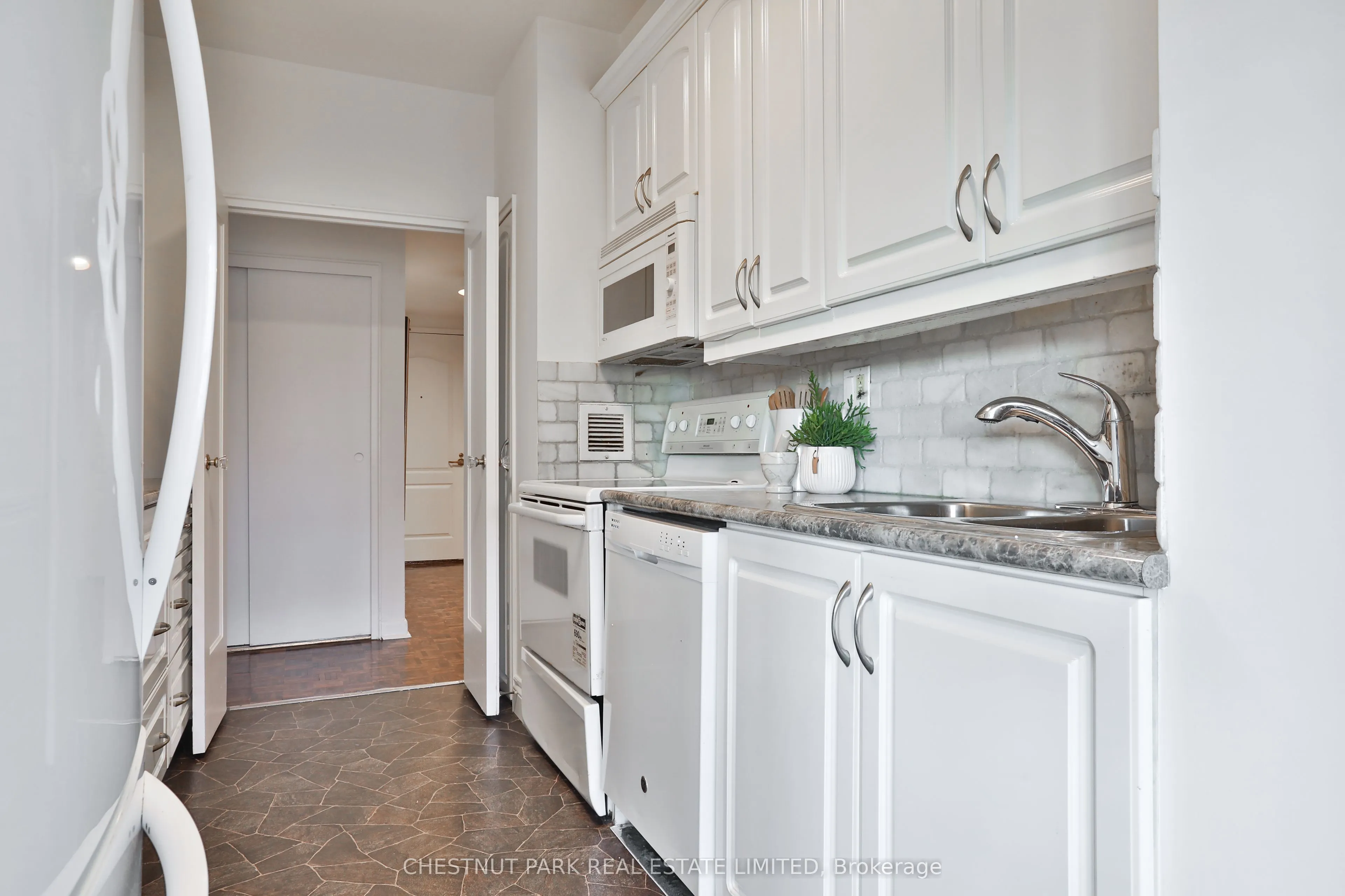 21 Dale Avenue #845