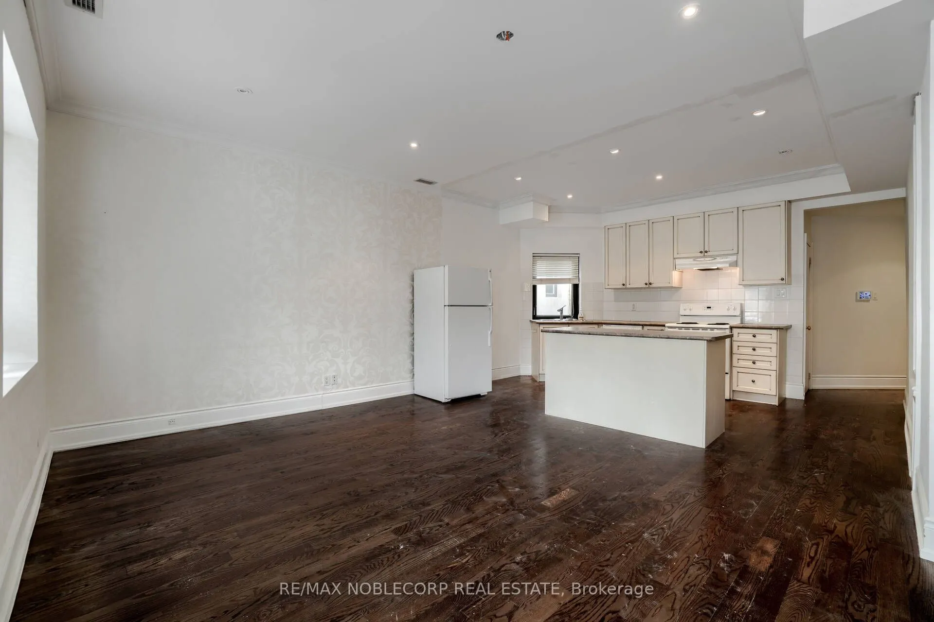 623 Mount Pleasant Road, #Upper A