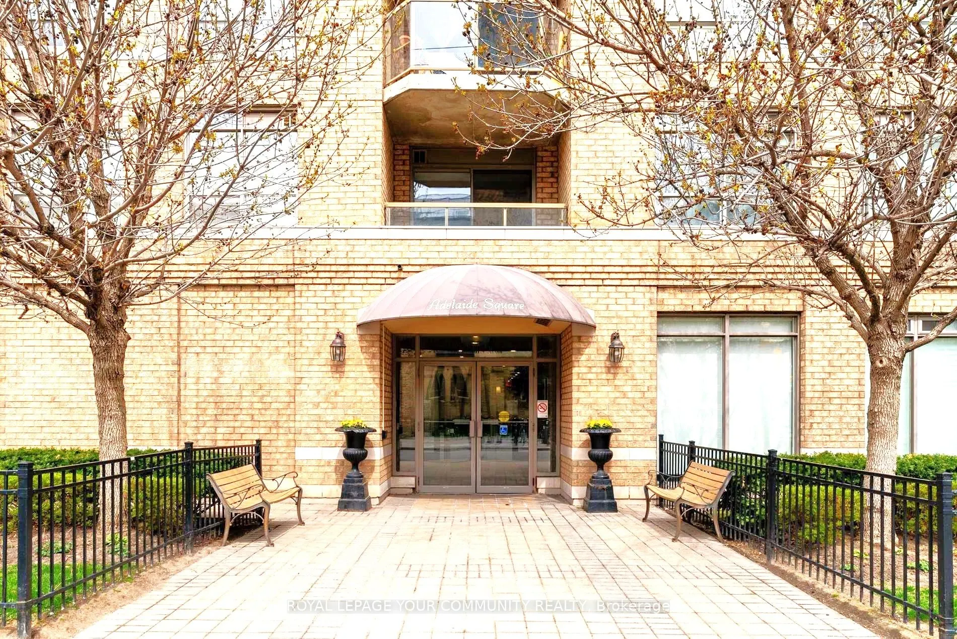 140 Bathurst Street, #210