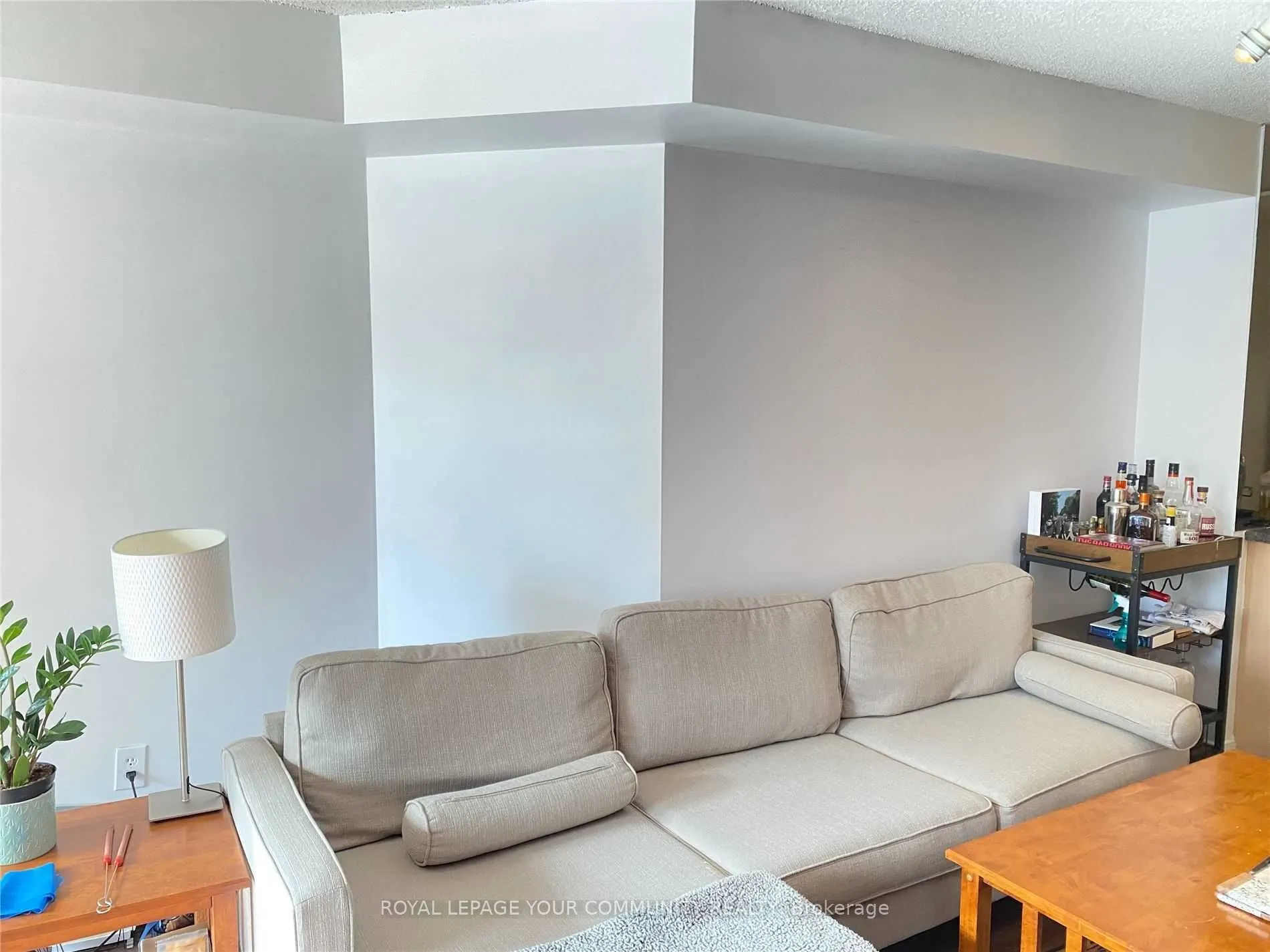 140 Bathurst Street, #210