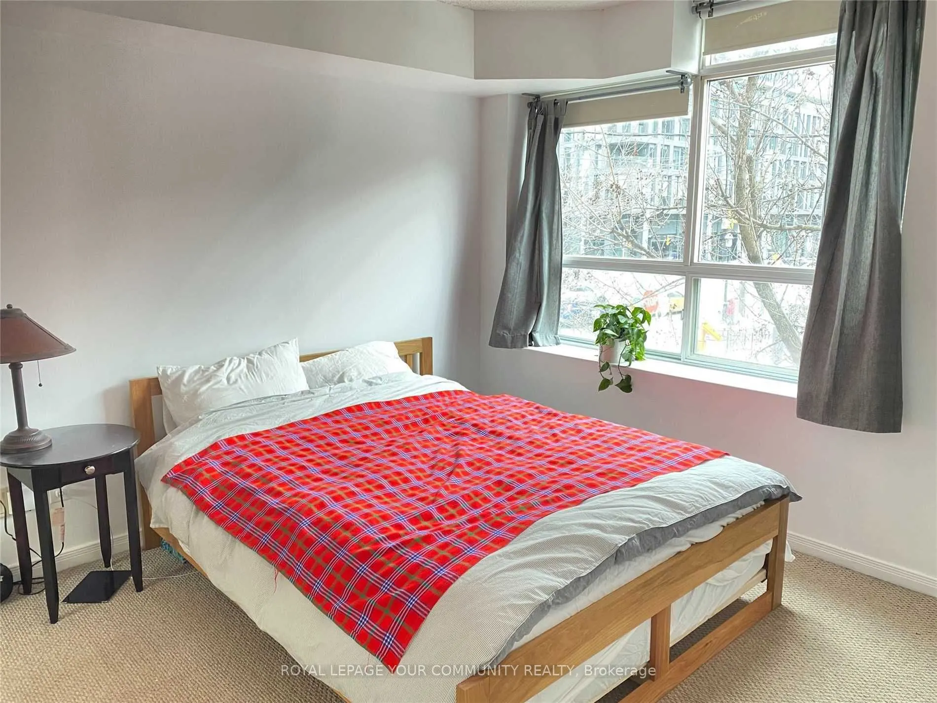 140 Bathurst Street, #210