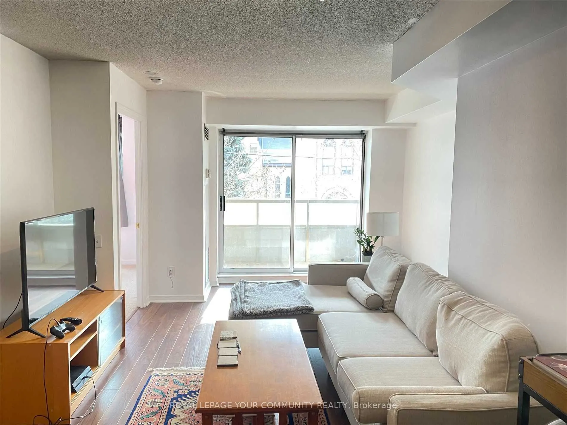 140 Bathurst Street, #210